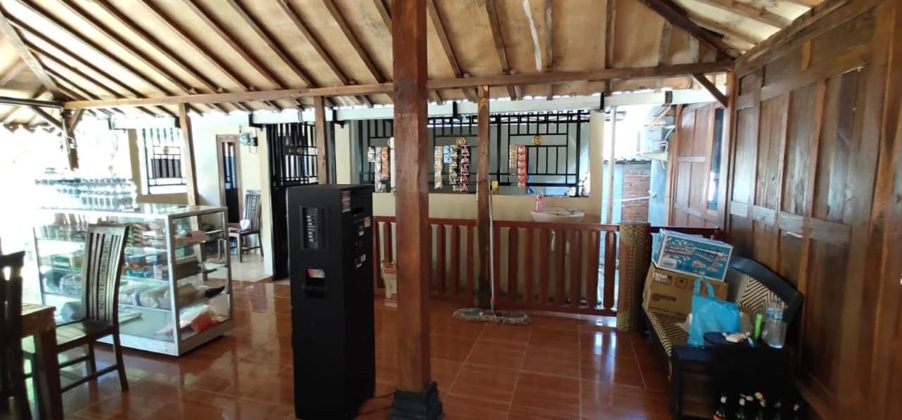 Hotel Limasan Mbah Darmo Tepus Exterior foto